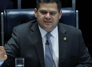 alcolumbre-envia-pl-da-dosimetria-para-ccj;-relator-e-espiridiao-amim