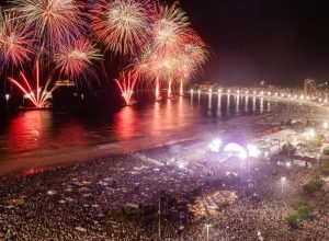 metro-inicia-venda-de-bilhete-para-reveillon-na-praia-de-copacabana