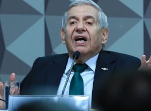 heleno-deixa-comando-militar-para-cumprir-prisao-domiciliar