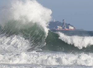 marinha-emite-alerta-de-ressaca-para-o-litoral-do-rio-no-reveillon
