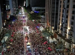reveillon-na-avenida-paulista-teve-musica-e-fogos-silenciosos