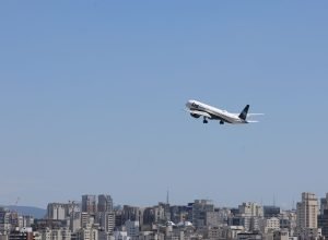 preco-medio-das-passagens-aereas-cai-20%-em-novembro