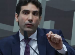 galipolo-assina-manifesto-internacional-pela-independencia-dos-bcs