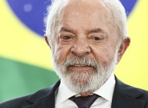 antes-da-viagem-ao-panama,-lula-conversa-com-presidente-mulino
