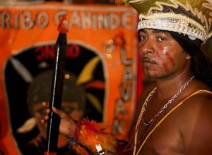 caboclinhos e-indigenas-celebram-tradicao-ancestral-no-recife