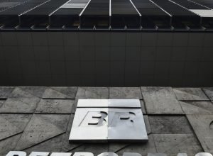 petrobras-reduz-preco-da-gasolina-em-5,2%-a-partir-desta-terca