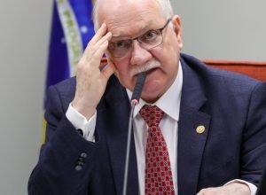 fachin-diz-que-democracia-atravessa-tempos-desafiadores