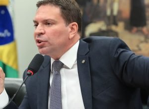 governo-brasileiro-entrega-pedido-de-extradicao-de-ramagem-aos-eua