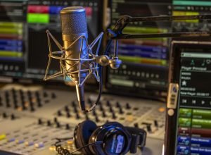 radio-mec-e-nacional-tem-crescimento-historico-de-audiencia-em-2025