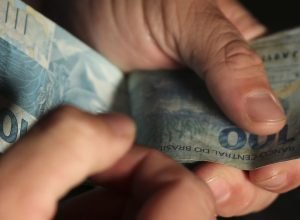 brasileiros-sacaram-em-dezembro-r$-429-milhoes-esquecidos-em-bancos