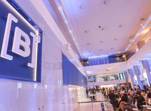 bolsa-volta-a-bater-recorde-e-encosta-nos-190-mil-pontos