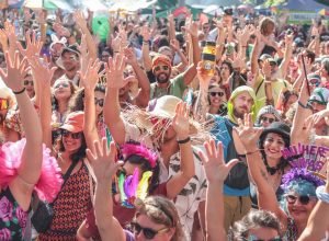 blocos,-shows-e-cortejos-marcam-a-segunda-de-carnaval-em-brasilia