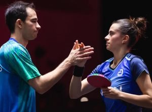 calderano-e-bruna-takahashi-vao-a-semi-de-duplas-do-smash-de-singapura