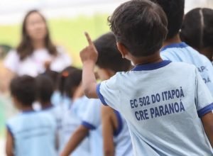 ensino-fundamental-atinge-99,5%-de-frequencia;-atraso-escolar-cai