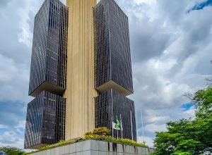 bancos-poderao-descontar-aportes-antecipados-ao-fgc