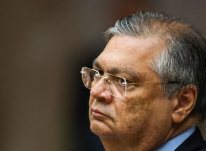 dino-suspende-decisao-da-cpmi-do-inss-que-quebrou-sigilos-de-lulinha