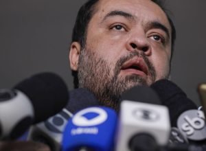 ministro-suspende-julgamento-que-pode-cassar-governador-do-rio