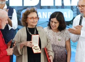 pesquisadora-margareth-dalcolmo-recebe-medalha-oswaldo-cruz