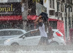 df-e-10-estados-tem-alerta-laranja-de-chuva-neste-sabado