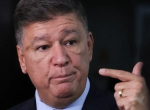 dino-da-5-dias-para-senador-explicar-repasse-de-emendas-a-lagoinha