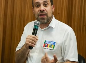 “e-banditismo”,-diz-boulos-sobre-aumento-de-diesel-nos-postos