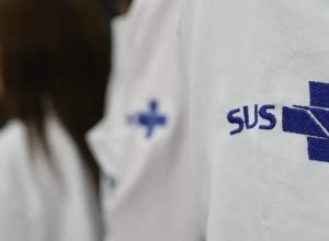 marco-azul:-exames-para-rastrear-cancer-de-intestino-triplicam-no-sus