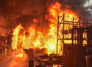 grande-incendio-atinge-distribuidora-de-tintas-em-diadema-(sp)