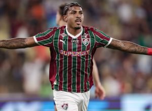 flu-bate-corinthians-no-maracana-e-assume-vice-lideranca-do-brasileiro