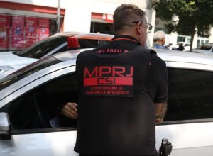 pms-do-rio-sao-denunciados-por-desviar-armas-apreendidas-em-operacoes