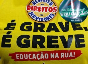 profissionais-da-educacao-publica-do-rio-fazem-paralisacao-na-quinta