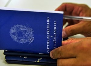 pesquisa-revela-que-brasileiro-prefere-emprego-com-carteira-assinada