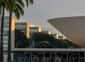 lider-do-pt-passa-mal-e-camara-suspende-votacoes