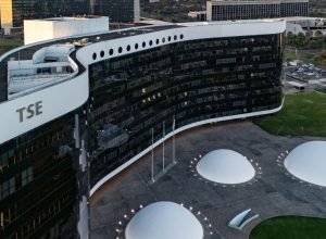 tse-proibe-algoritmo-de-recomendar-politicos-na-eleicao;-eua-criticam