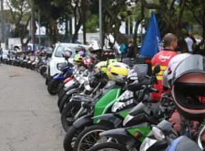 apenas-1-em-cada-5-motociclistas-de-app-tem-cobertura-previdenciaria
