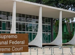 stf:-gilmar-mendes-sugere-adiar-sessao-sobre-conduta-de-moraes