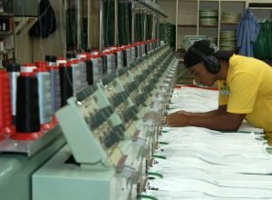economia-recua-0,4%-na-passagem-de-junho-para-julho,-estima-fgv