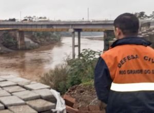 temporais-colocam-mais-de-700-cidades-na-regiao-sul-em-alerta-vermelho
