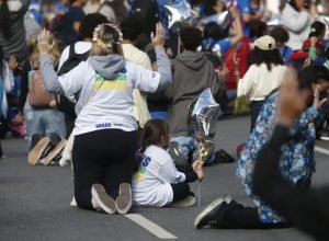 evangelicos-sao-alvo-de-disputa,-mas-rejeitam-uso-eleitoral-de-igrejas