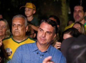 flavio-faz-visita-ao-pai-em-prisao-domiciliar-e-recebe-apoios-em-sp