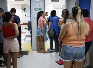 moradores-da-mare-se-mobilizam-para-divulgar-locais-de-votacao