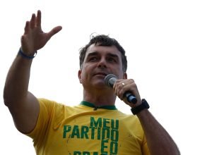 aliado-de-trump-diz-que-flavio-bolsonaro-chegou-aos-eua