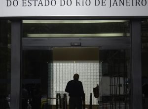 ministerio-publico-do-rio-denuncia-pm-por-tentativa-de-homicidio