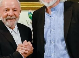 lula-publica-foto-de-encontro-com-julian-assange-em-roma