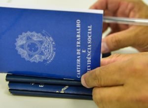 desemprego-entre-jovens-cai-pela-metade-entre-2019-e-2024