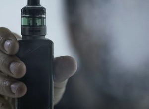 plataformas-devem-remover-propagandas-de-cigarros-eletronicos