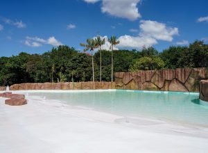 resort-no-interior-de-sao-paulo-abre-praia-artificial-com-piscina-de-ondas
