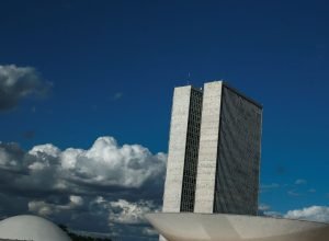 estudo-mapeia-“bancada-da-bala”,-que-tem-poucos-projetos-sobre-armas