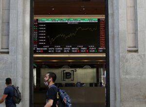 bolsa-aproxima-se-de-recorde-com-recuo-de-previa-da-inflacao