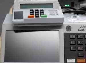 sp:-eleitores-de-3-cidades-vao-as-urnas-para-escolher-prefeito-e-vice