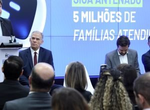 mais-de-5-milhoes-de-familias-do-cadunico-receberam-antenas-digitais